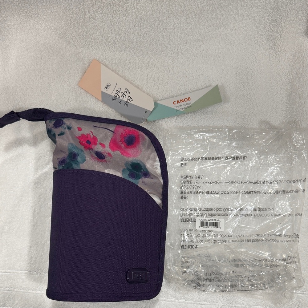 Lug Canoe Purple Floral Travel Bag (CANOE-WTR PEARL)